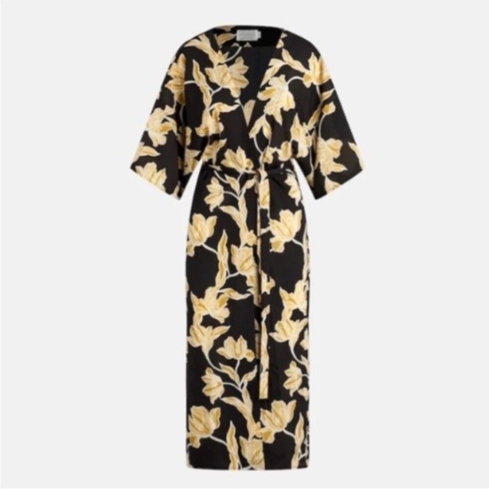 Maison Du Soir Selena Black Floral Kimono S/M Nwot - image 2